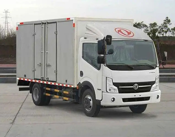 搬家車輛