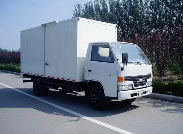 搬家車輛